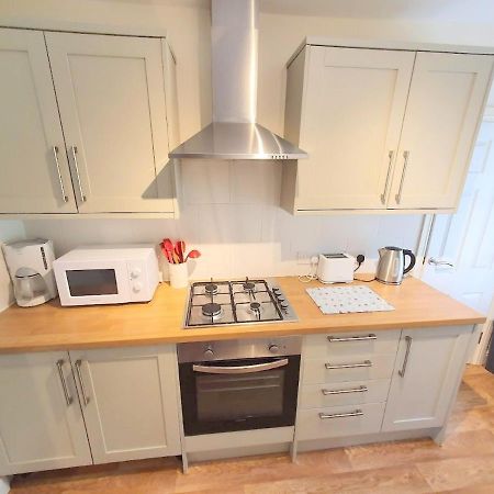 Bassett Flat With 2 Bedrooms And Superfast Wi-Fi ซิททิงบอร์น ภายนอก รูปภาพ