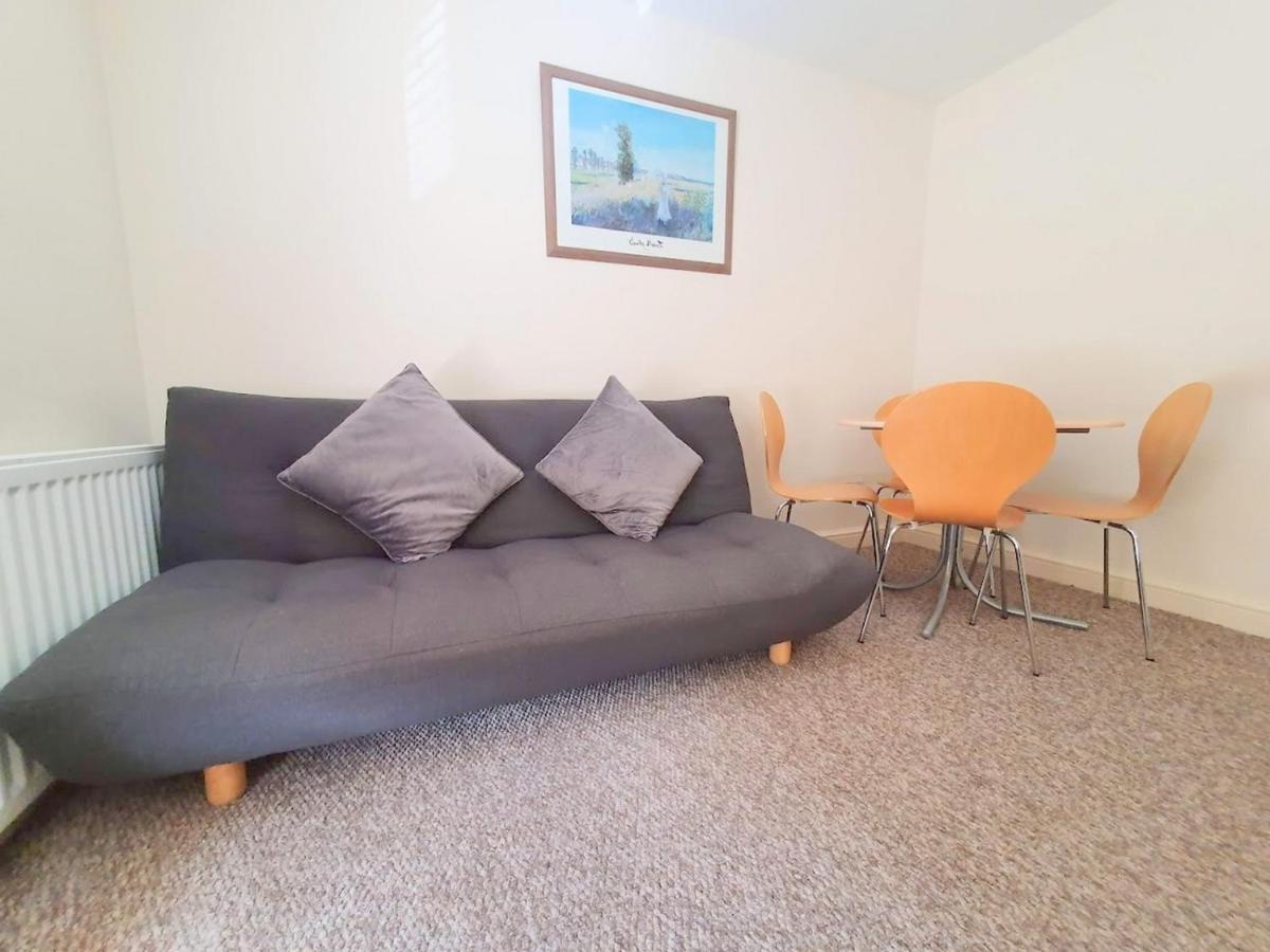 Bassett Flat With 2 Bedrooms And Superfast Wi-Fi ซิททิงบอร์น ภายนอก รูปภาพ