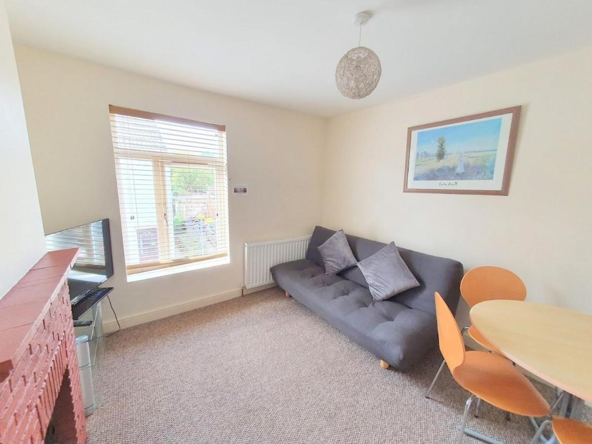 Bassett Flat With 2 Bedrooms And Superfast Wi-Fi ซิททิงบอร์น ภายนอก รูปภาพ