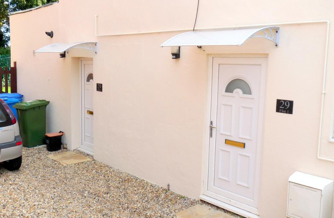 Bassett Flat With 2 Bedrooms And Superfast Wi-Fi ซิททิงบอร์น ภายนอก รูปภาพ