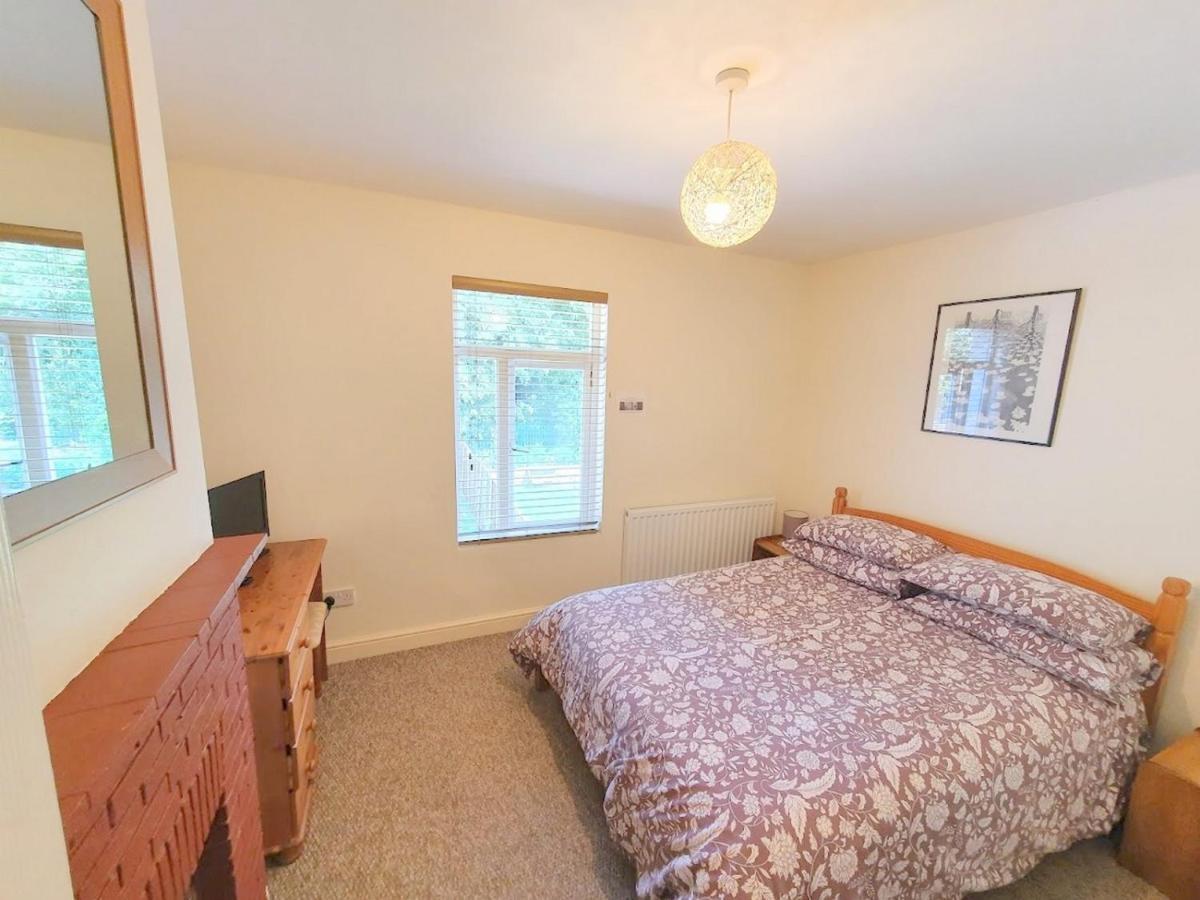 Bassett Flat With 2 Bedrooms And Superfast Wi-Fi ซิททิงบอร์น ภายนอก รูปภาพ